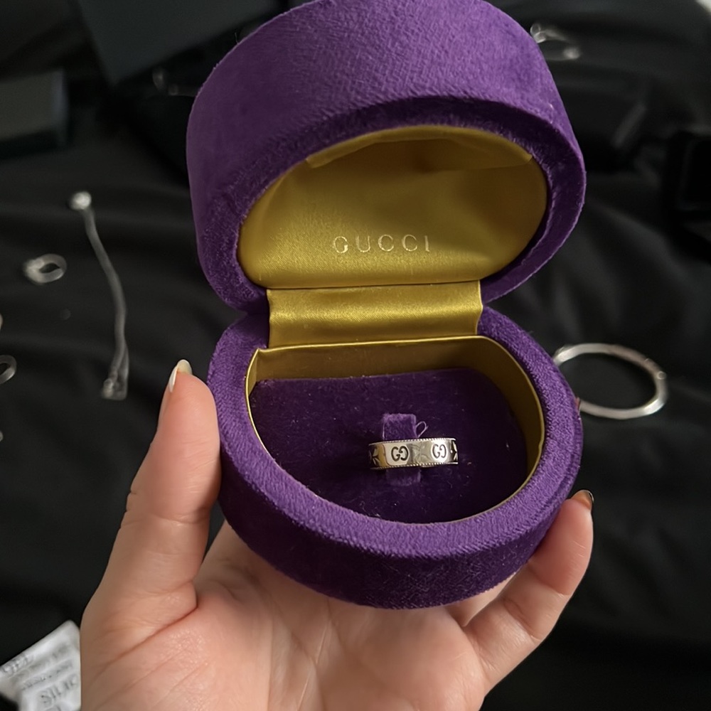 Gucci 18k White Gold Ring